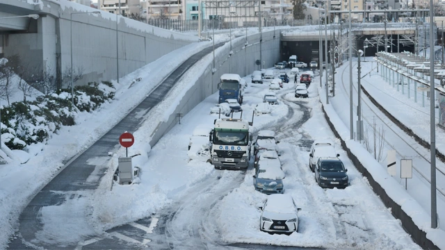 attikis_odos_next_day_xr