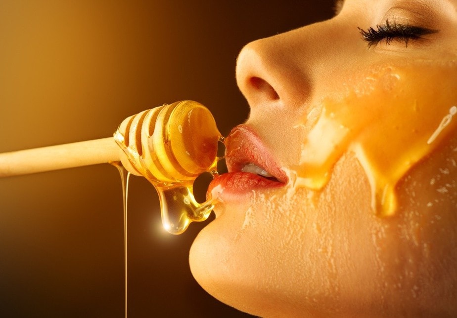 Μέλι-Απίστευτα-τα-οφέλη-στο-δέρμα-