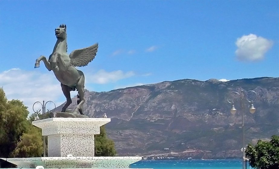Pegasus patsas Korintti