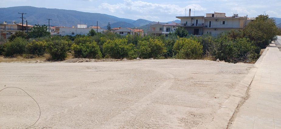 parking loutra elenis 2