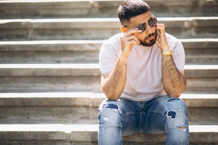 4-apofaseis-pou-diskolevetai-na-parei-enas-andras